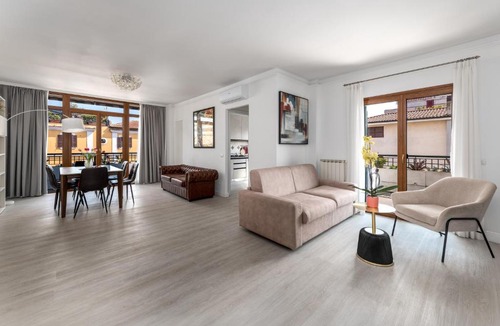 Aurelio Apartment | La Casa del Tomo - Metro A - Parcheggio Privato - 6 ospiti