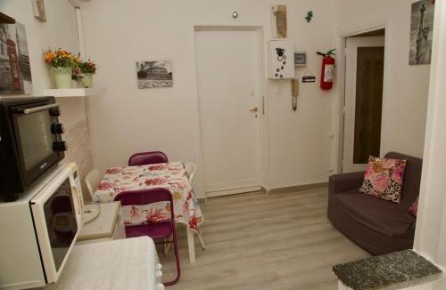 Zona XXXIV Casal Palocco Apartment | La casa di Chiara e Sara by ACS HOLIDAYS