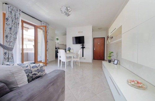 Zona IX Acqua Vergine Apartment | La casa di Vittoria by Domus&Dimore