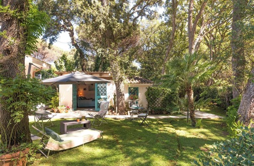 Sabaudia House | La casina nel bosco by Interhome