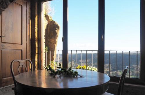 Civita di Bagnoregio House | La Cava - Palazzo Pallotti