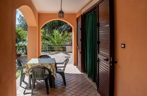 Marina Lido House | La Chianozza, secluded two-room apartment near the beaches