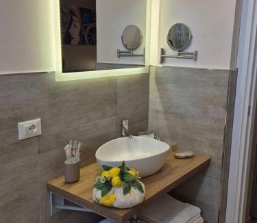 Belpasso Bed & Breakfast | "La città delle 100 sculture" B&B BcenS con parcheggio privato e trasfert H24 - Belpasso - Etna -