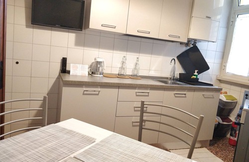 Tuscolano Apartment | La Dimora di Enea, apartment for groups, close to the center of Rome