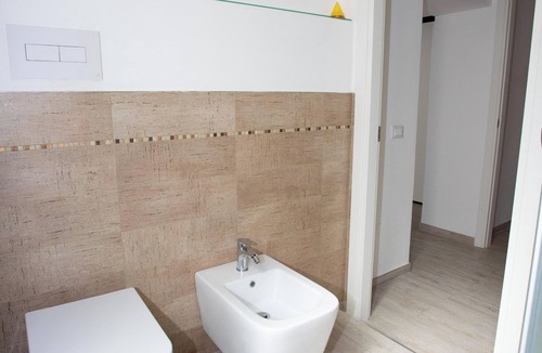 Civitavecchia Apartment | La finestra sul Pincio, Appartamento a due passi dalla stazione e dal porto.