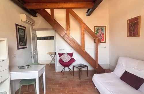 Marsciano Bed & Breakfast | La Fratta ArtHouse in Umbria Room R +shared bathroom-Loft and small lounge area.