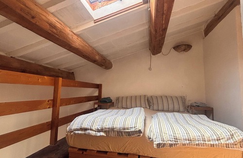 Marsciano Bed & Breakfast | La Fratta ArtHouse in Umbria Room R +shared bathroom-Loft and small lounge area.
