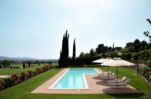 Gavorrano House | La Ginestra in the heart of a golf course close to spectacular beaches