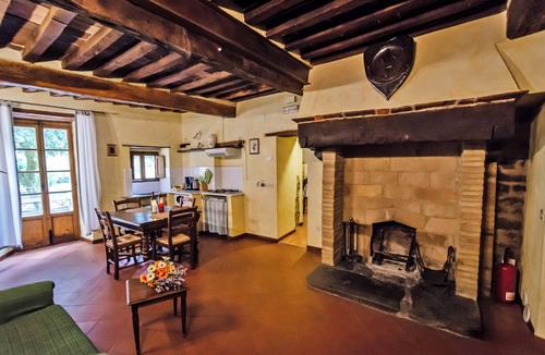 Bivio Lugnano House | La Rocca - Farmhouse La Fattoria