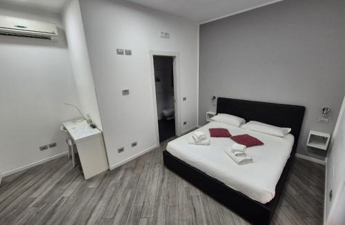 Fiumicino House | La Lira Two GuestHouse