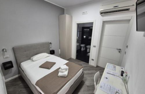 Fiumicino House | La Lira Two GuestHouse