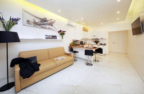 Rione III Colonna Apartment | La Maisonnette Tritone Trevi Apartment Rome