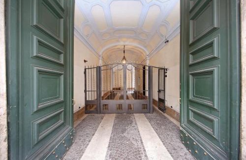 Rione III Colonna Apartment | La Maisonnette Tritone Trevi Apartment Rome