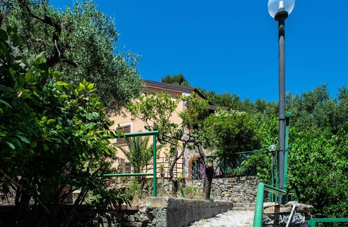 Marina Lido Apartment | La Palella, secluded two-room apartment with patio near the beaches