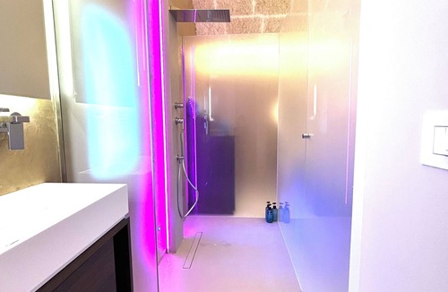 Polignano a Mare House | La Piazzetta Spa Room, a charming central accommodation with a private pool