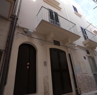 Mola di Bari Apartment | La stradina