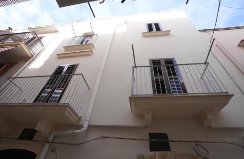 Mola di Bari Apartment | La stradina