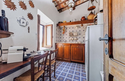 Lake Bracciano Apartment | LAKE BRACCIANO MEDIEVAL BORGO - CHARMING HOME - AirCond. Wifi