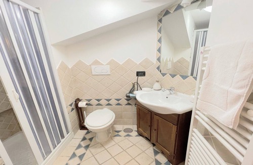 Montefiascone Villa | LAKE VIEW BOLSENA-LUXURY EXCLUSIVE VILLA/POOL+JACUZZI/SLEEPS 20