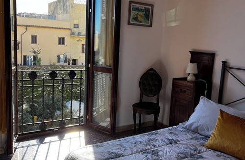 Nettuno Apartment | Large central apartment within walking distance from the sea
