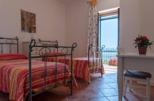 Casal Velino House | Le Begonie - Casa Vacanze Villa Clelia