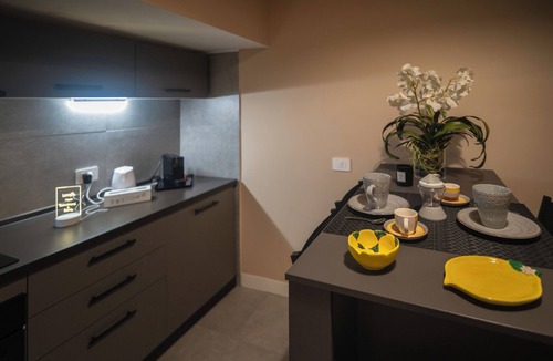Ostiense Apartment | LEMON SUITES APARTMENTS Appartamento LUNARIO Ostiense Basilica San Paolo
