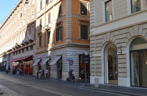 Rione IV Campo Marzio Apartment | Leoncino 36 Apartments in Rome