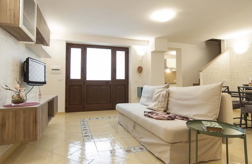 Sperlonga Apartment | Limonaia Loft Holiday Home