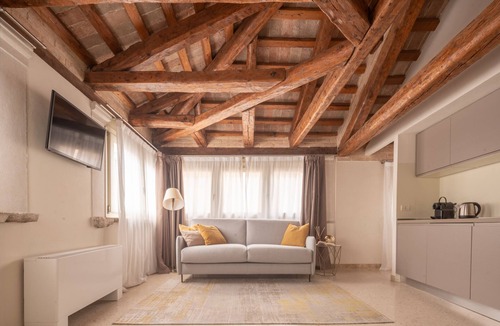 Castello Apartment | Lion Palace Suite Terrace R&R