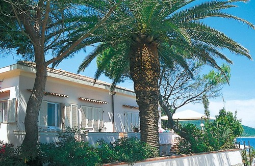 Cavo Apartment | Locazione Turistica Castello-2