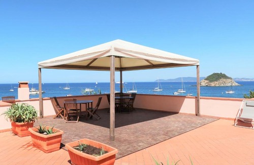 Cavo Apartment | Locazione Turistica Castello-2
