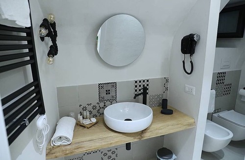 Trani House | Locus Pendinelli Trani.The philosophy of a b&b, the details of a hotel!