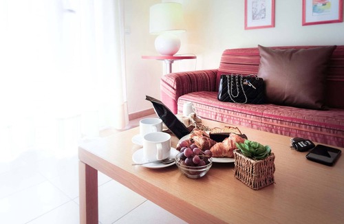 Zona XXX Castel Fusano Apartment | Long Stay Apartment Rome Area I Triangoli with backyard