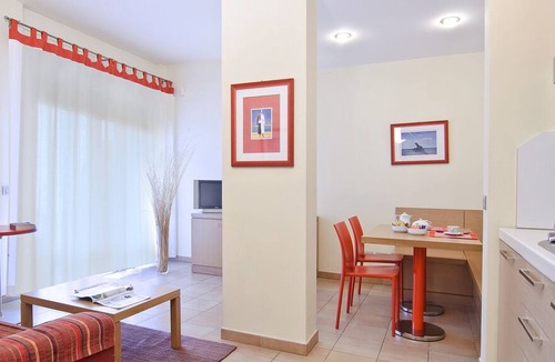 Zona XXX Castel Fusano Apartment | Long Stay Comfort Apartment with backyard Rome Area Residence