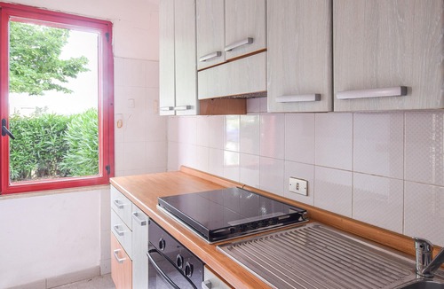Botricello Apartment | Look forward to a beautiful view of the countryside on vacation in this vacation apartment.