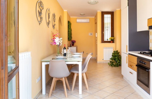 Santa Maria degli Angeli Apartment | [Lovely Home] with courtyard and parking, Assisi
