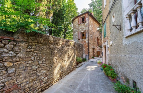Serre di Rapolano Apartment | Lovely apartment for 2 people with WIFI, A/C, TV and panoramic view