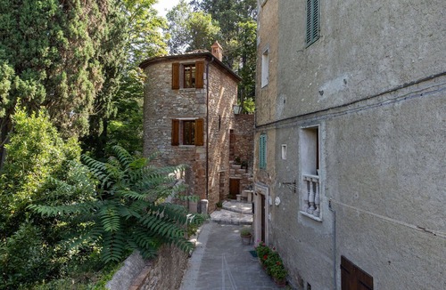 Serre di Rapolano Apartment | Lovely apartment for 2 people with WIFI, A/C, TV and panoramic view