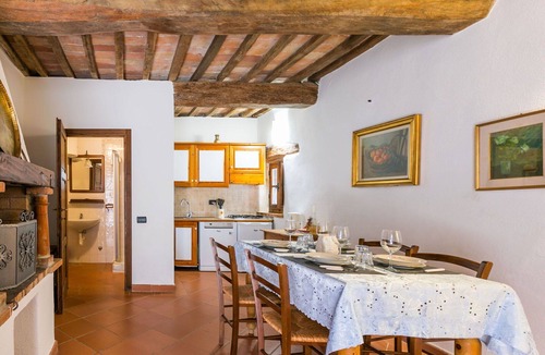 San Macario In Monte Villa | Lovely apartment in villa for 4 guests with WIFI, pool, TV, terrace and pets allowed