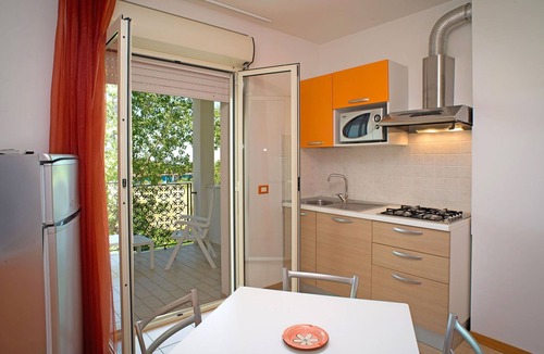 Tortoreto Lido Apartment | Lovely apartment for 6 guests with WIFI, pool, A/C, TV, terrace and pets allowed