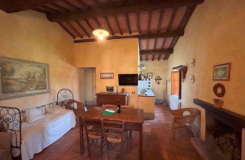 Monteleone d'Orvieto Apartment | Lovely apartment for 4 guests with pool, WIFI and TV