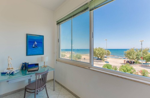 Specchiolla Apartment | Lovely apartment for 5 people with WIFI, A/C, TV and terrace, close to Ostuni