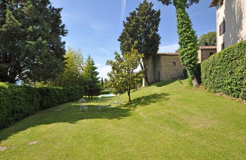 Capolona Apartment | Lovely apartment for 2 guests with pool, WIFI, TV, panoramic view and parking, close to Arezzo