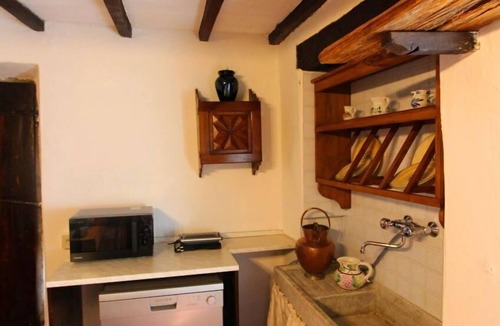Pieve di Chio Apartment | Lovely apartment for 4 people with WIFI, pool, TV and balcony