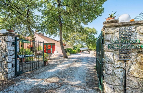 San Feliciano Apartment | Lovely apartment for 4 people with A/C, pool, WIFI, TV, patio and pets allowed