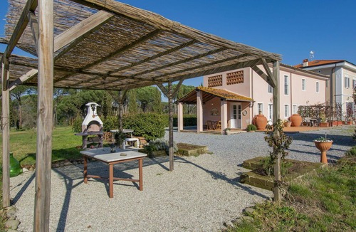 Fucecchio Apartment | Lovely apartment for 2 guests with A/C, WIFI, pool and pets allowed