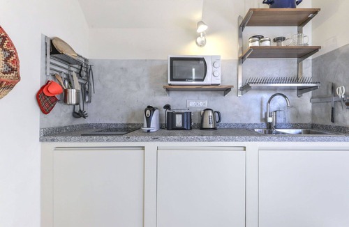 Marciana Apartment | Lovely apartment for 2 guests with A/C, WIFI, balcony and pets allowed