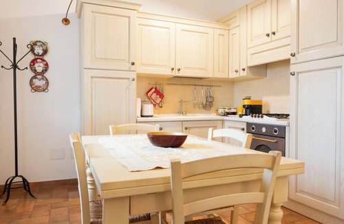 Panicale Apartment | Lovely apartment for 4 guests with WIFI, A/C, pool, TV, patio and pets allowed
