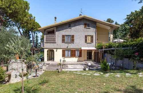 Monte Fabbri House | Lovely apartment in villa with WIFI, pool, TV, pets allowed and panoramic view, close to Urbino
