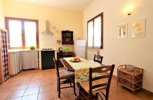 Montorsaio House | Lovely apartment in villa for 2 people with WIFI, pool, TV and patio